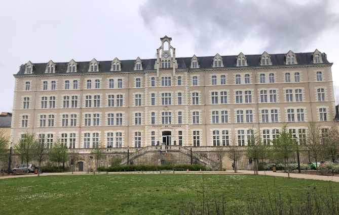 Cours criminelles départementales : les étudiants en droit à Poitiers dressent un premier bilan mitigé 
